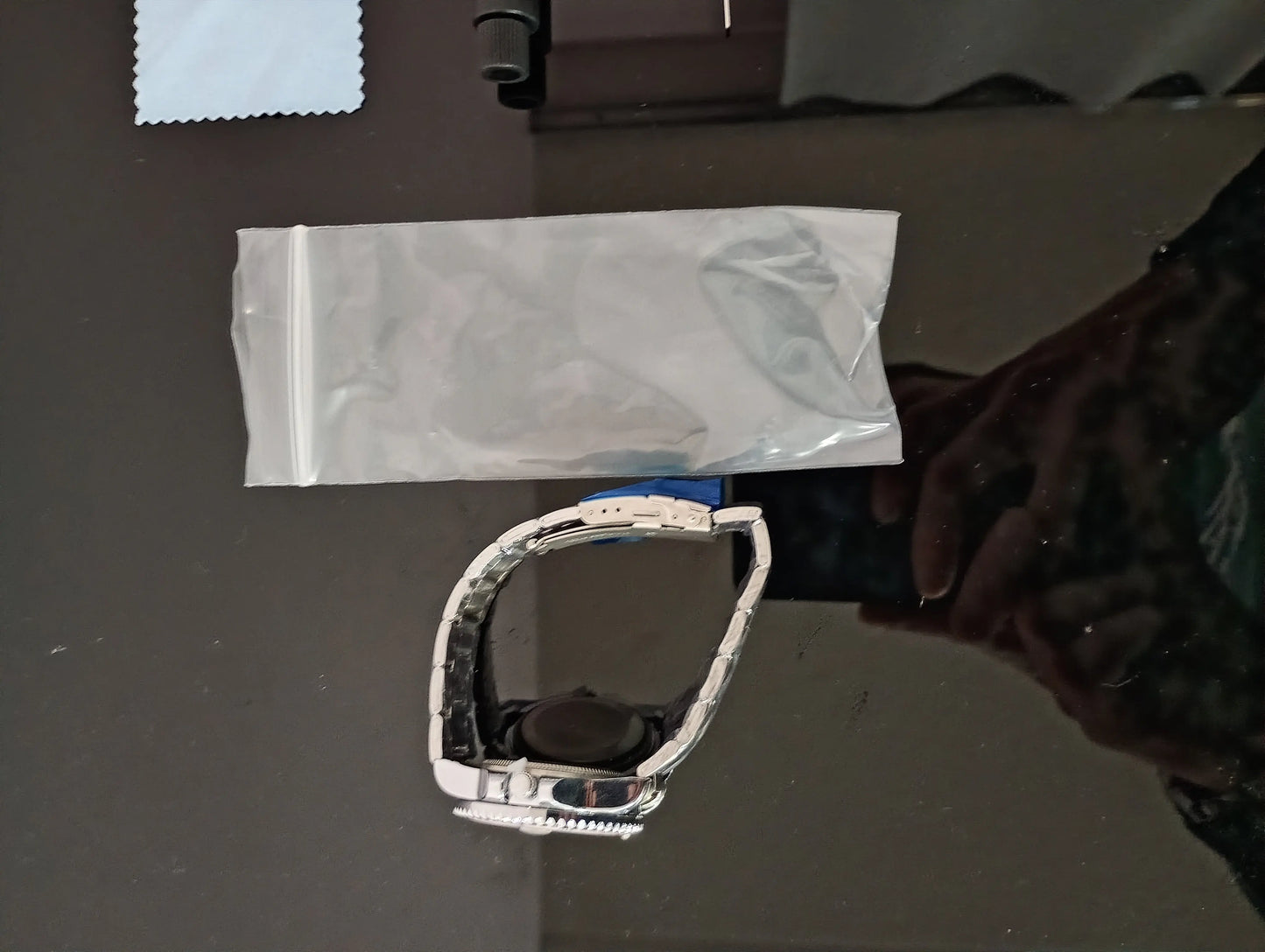 Submariner rannekellot, eri väriset. Submariner watches, different colors.