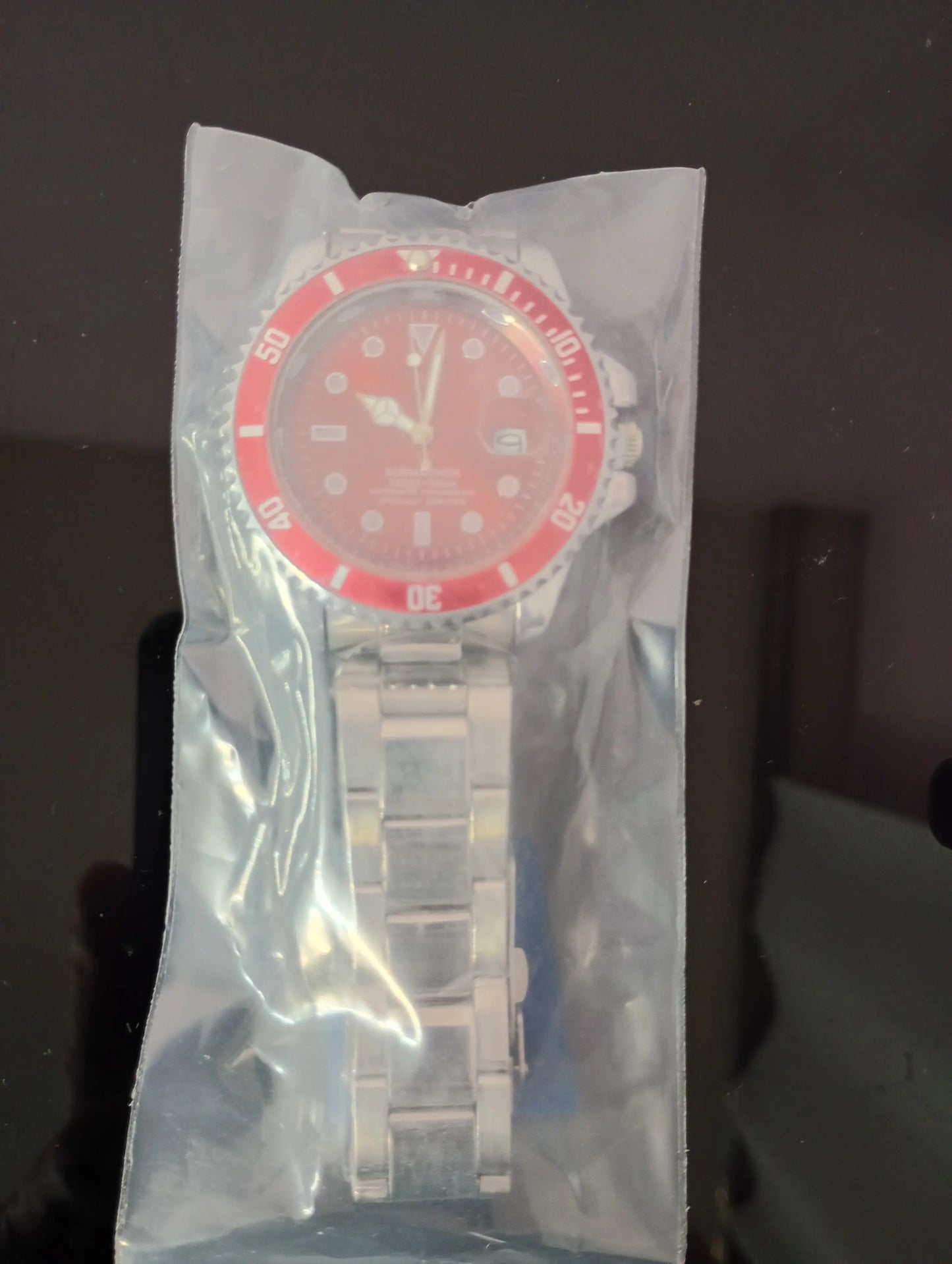 Submariner rannekellot, eri väriset. Submariner watches, different colors.