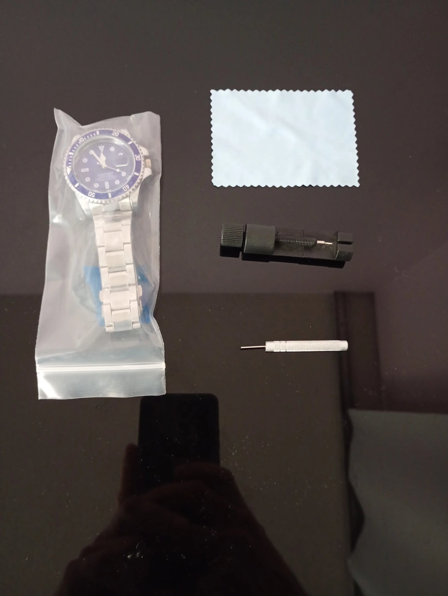 Submariner rannekellot, eri väriset. Submariner watches, different colors.