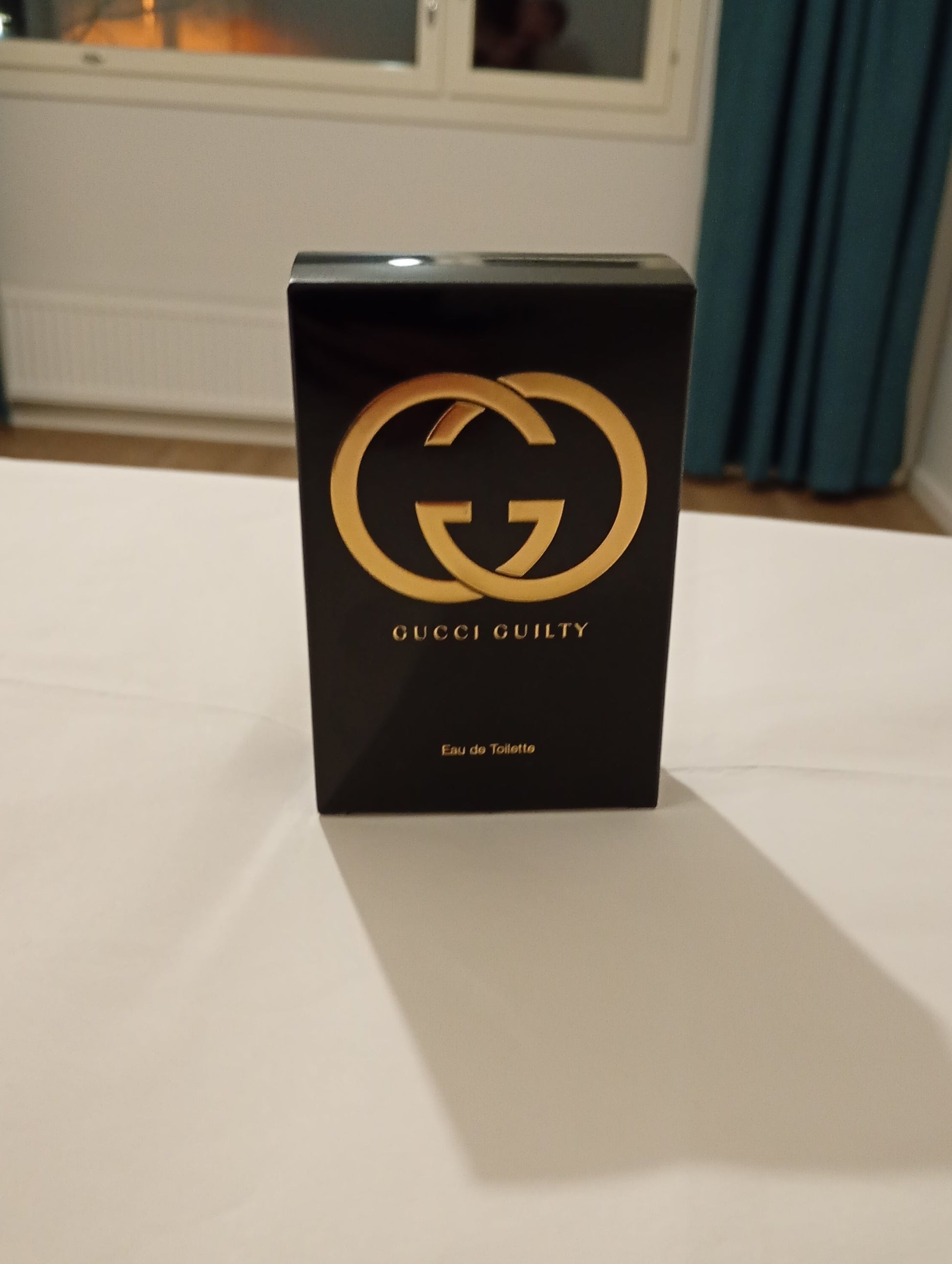 Gucci Guilty Eau de Toilette 75 ml naisten tuoksu ruusukultaisessa pullossa