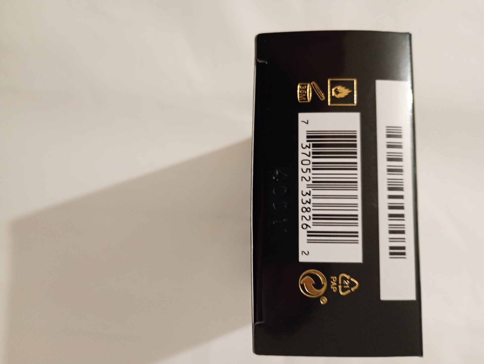 Gucci Guilty EdT pullo, ruusukultainen korkki ja ikoninen interlocking G-logo